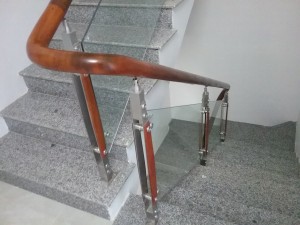 Cầu thang kính mẫu 2
